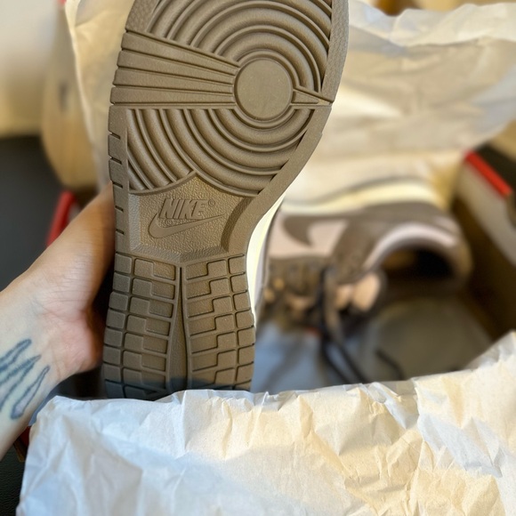 UNRELEASED Nike Men's Dunk Low Grey Sneakers - Picture 4 of 5
